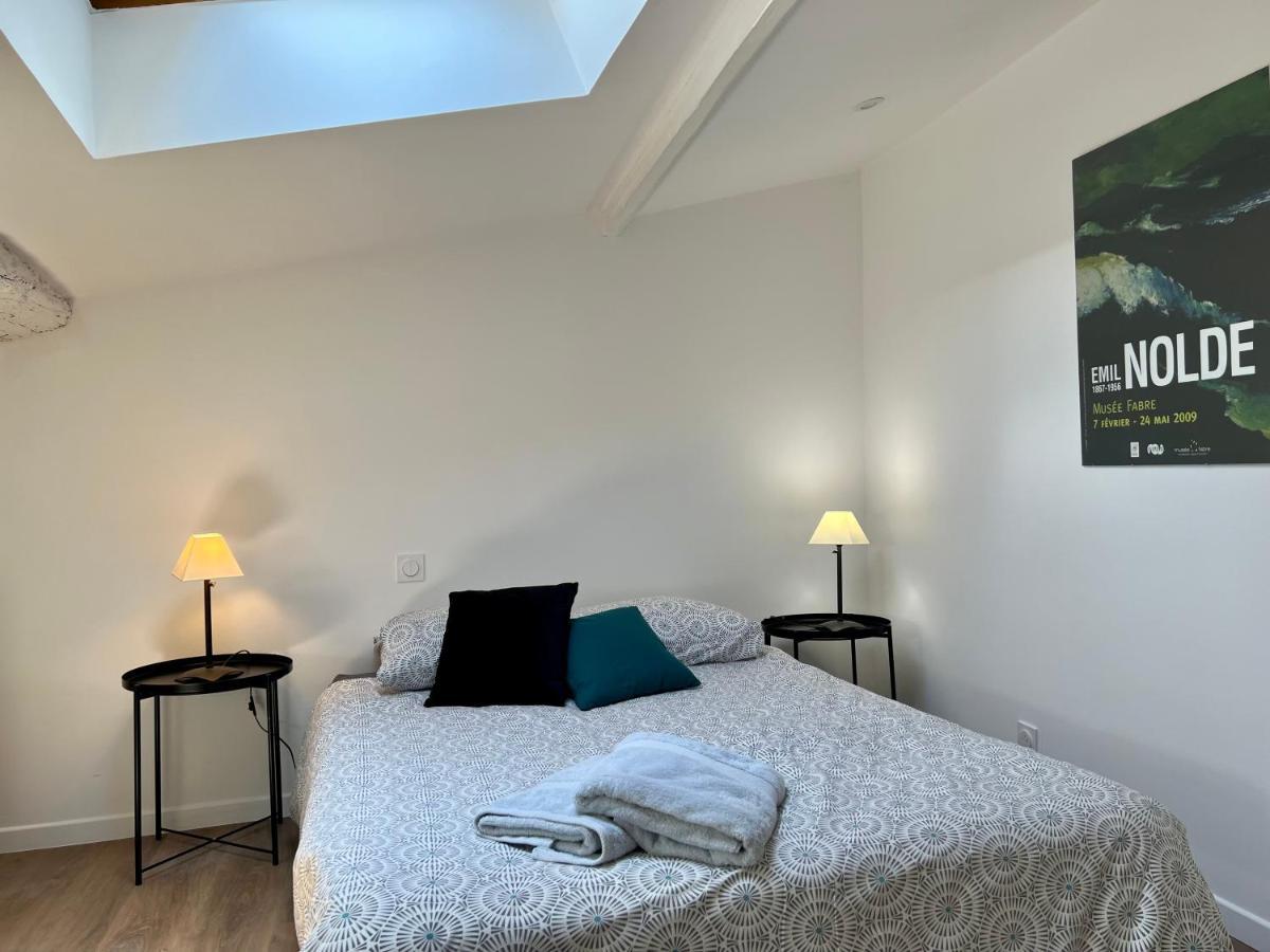 Au Coeur De L'ecusson Apartment *